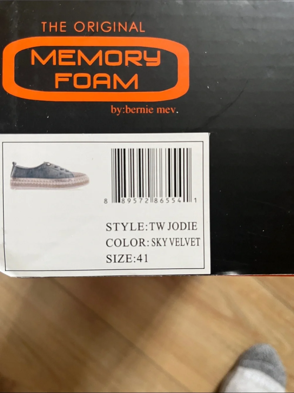 Bernie Mev women’s TW Jodie lace up Sneakers   New with box. Sky velvet color 41